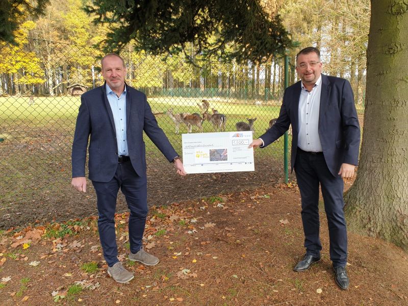 Jens Ulrich Schmidt und Stefan Weber im Wildpark Bad Marienberg. Foto: privat