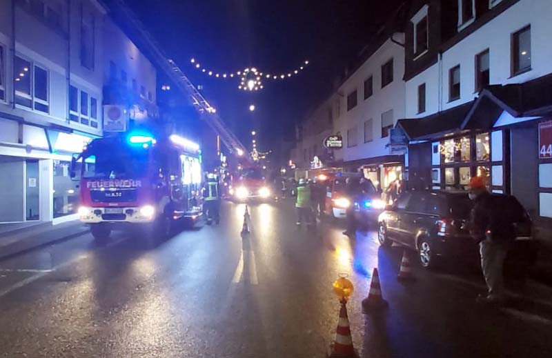 Rathausstrae in Wissen wegen Feuerwehreinsatz gesperrt