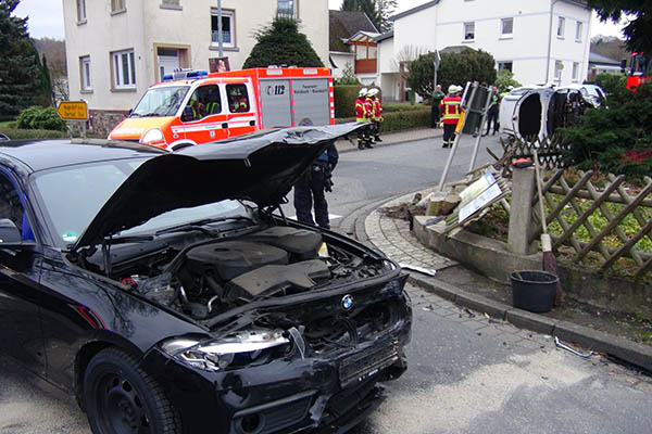 Heftiger Zusammensto zweier PKW auf Kreuzung in Wittgert  