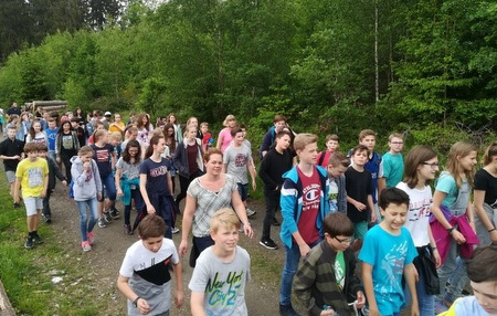 Betzdorfer Gymnasiasten wanderten fr sauberes Trinkwasser