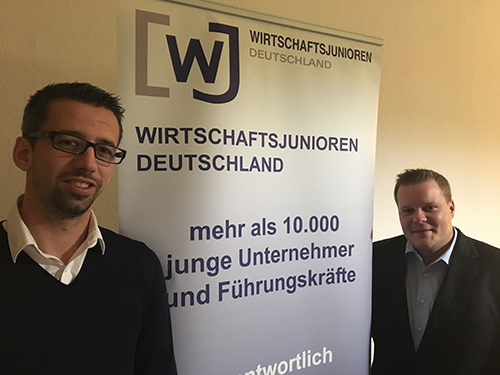 v. l. n. r.: Marc Ulland (Geschftsfhrer, Tool Service Ulland GmbH, Etzbach) und Dominik Lukas (AXA Bezirksdirektion Lukas, Hamm/Sieg). Foto: Verein