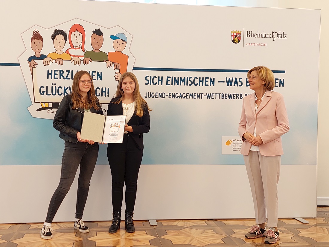 Erneut gratuliert Ministerpräsidentin Malu Dreyer einem "WTG"-Schüler-Team. (Fotos: Alex Schreiber)