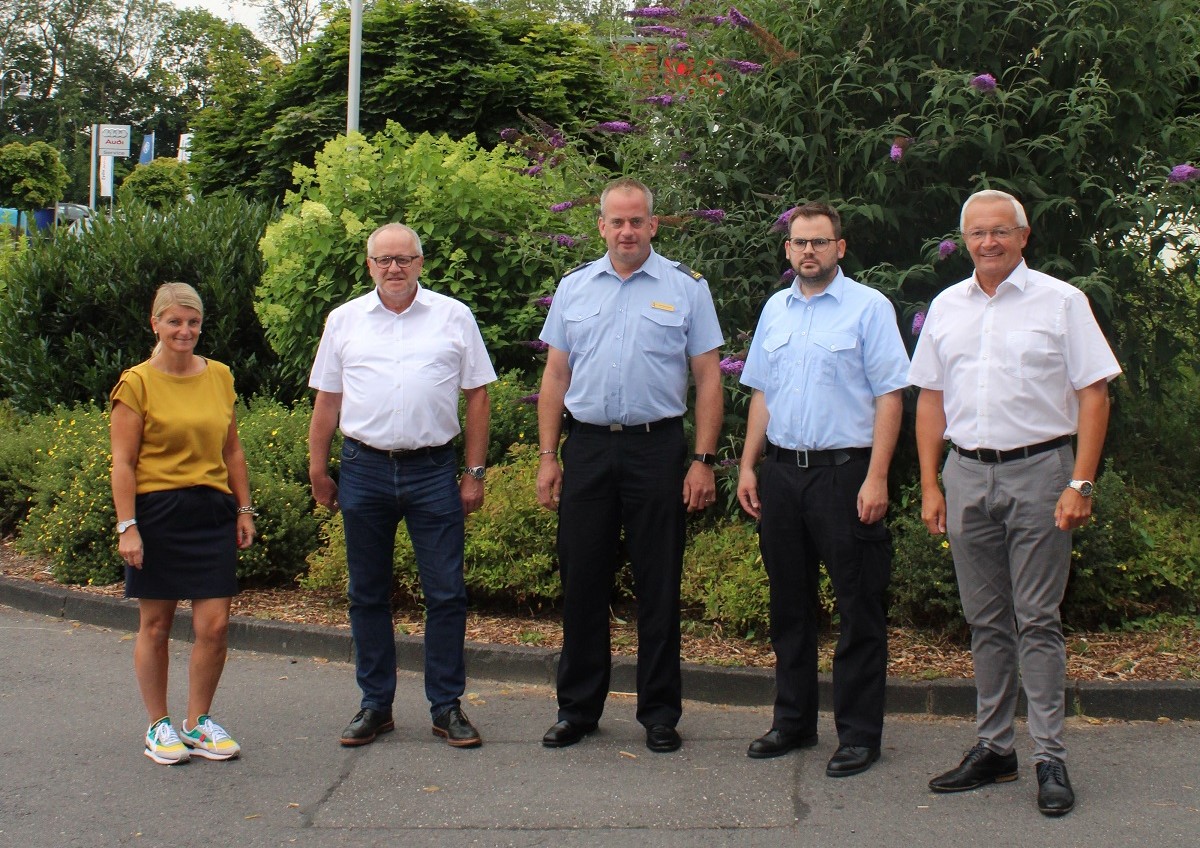 Von links: Sandra Kster (Vorstndin, Wir Westerwlder), Dr. Peter Enders (Landrat Kreis Altenkirchen), Ralf Schwarzbach (BKI Kreis Altenkirchen), Tobias Haubrich (BKI Westerwaldkreis) und Achim Hallerbach (Landrat Kreis Neuwied). (Foto: 