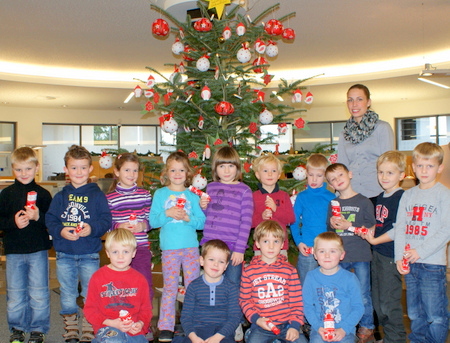 Weihnachtsbaum in der Westerwald Bank geschmckt 