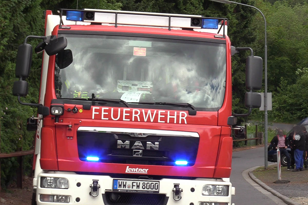 Brand im Spnelager einer Fensterverarbeitungsfirma