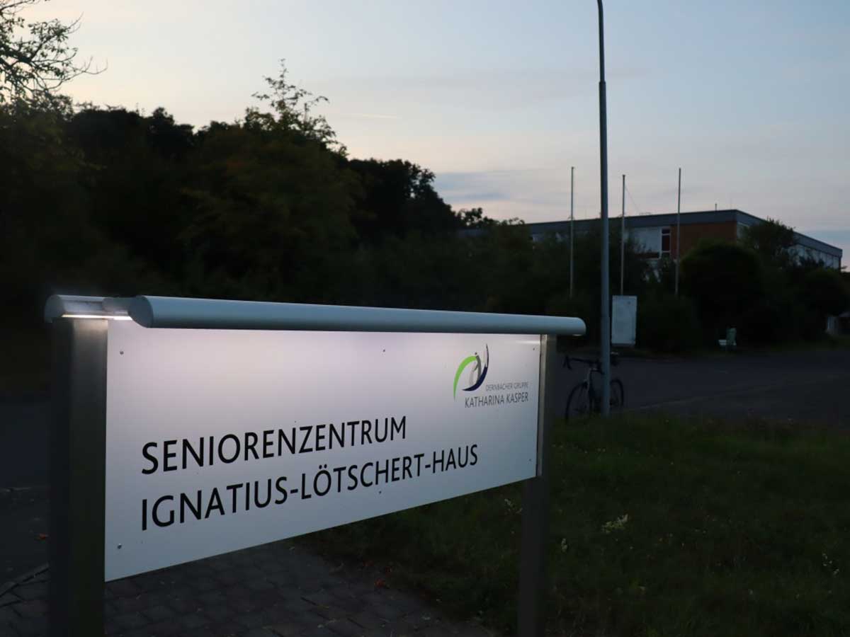 Es wird Nacht im Ignatius-L�tschert-Haus�und ein weiterer Hitzetag ist f�r Bewohner und Mitarbeiterinnen �berstanden. (Foto: Uli Schmidt)