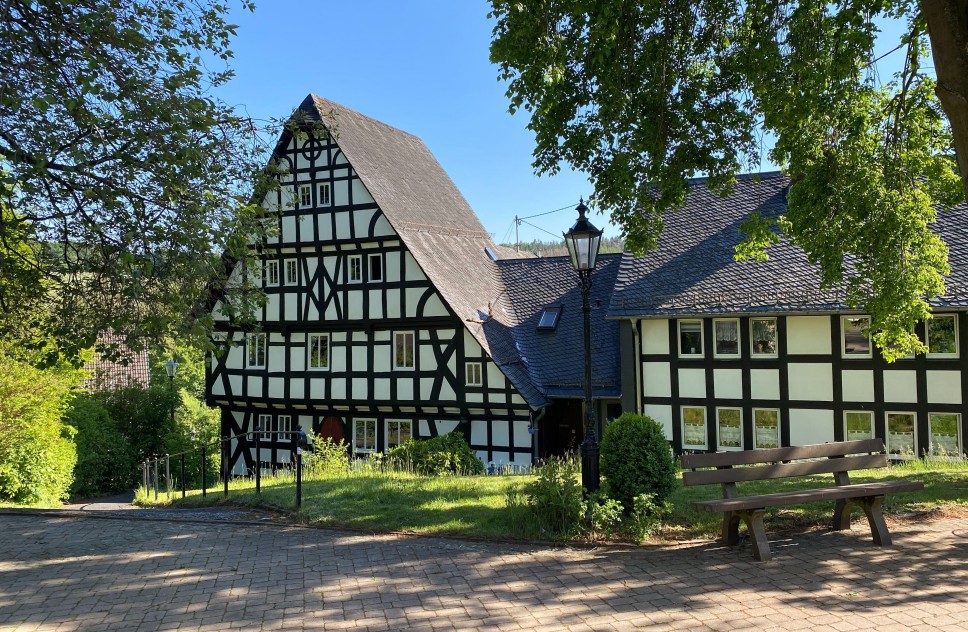 Die "Alte Schule im Fachwerkdorf Mehren. Fotos: Bjrn Schumacher