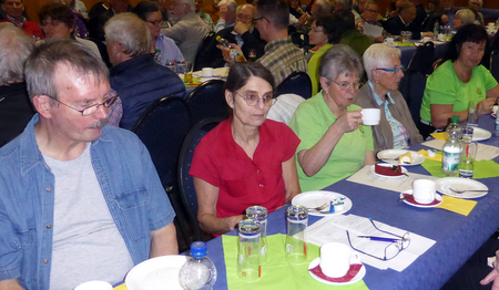 Die Mitglieder des Westerwaldvereins Bad Marienberg bei der Jahreshauptversammlung des Hauptvereins in Hhr-Grenzhausen.(Foto: Verein) 