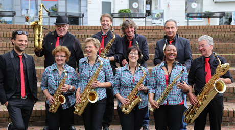 Die Yardbird-Band bringt Saxophonsound zum ersten Betzdorfer Straenmusikfestival Street-Sounds 2015. Foto: Veranstalter