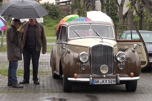 Young-Oldtimer-Treffen in Neuwied war nasse Angelegenheit 