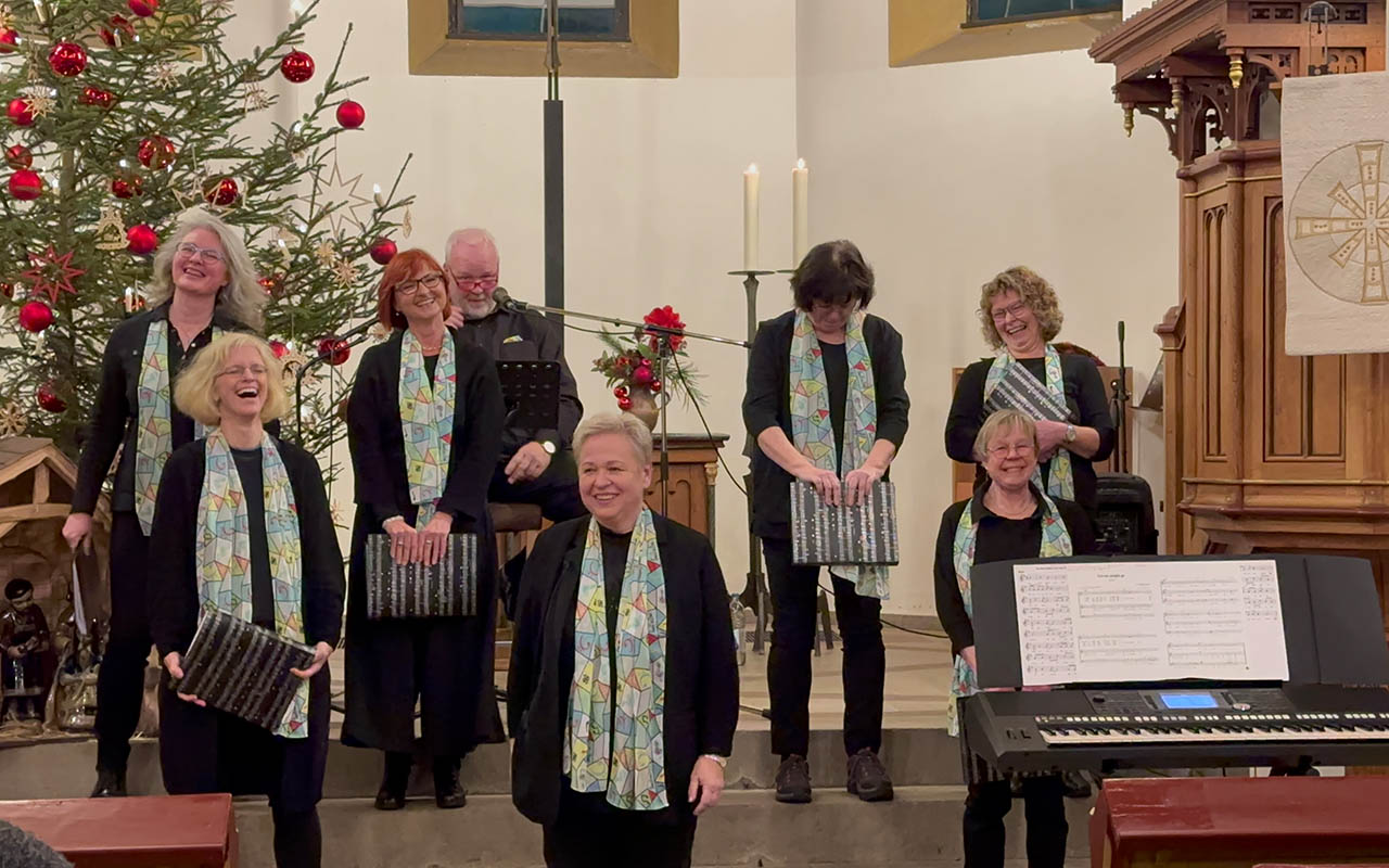 Das Ensemble Santo CHORazn hat in der Evangelischen Kirche Alsbach rund 150 Menschen begeistert. (Foto: privat)