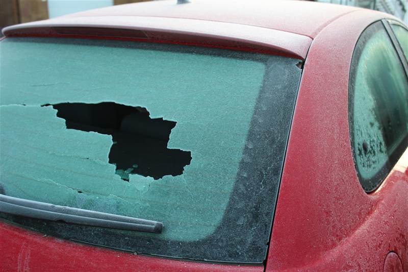 Damit hatte die Scheuerfelderin nicht gerechnet, als sie am Montagmorgen in ihr Auto steigen wollte. (Foto: Polizei)