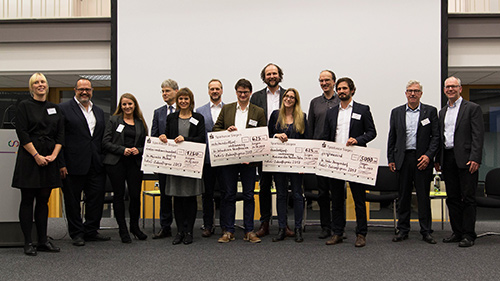 Jury, Laudatoren und Preistrger (von links): Nina Berding, Prof. Dr. Peter Haring Bolvar, Prof. Dr. Hanna Schramm-Klein, Prof. Dr. Dres. h.c. Michael Quante, Dr. Mareike Mller, Prof. Dr. Thomas Coelen, Dr. Sebastian Giemann, Prof. Dr. Dr. Bjrn Niehaves, Nadine Taha, Prof. Dr. Andreas Kolb, Dr. Snke Dangendorf, Prof. Dr. Jrgen Jensen und Prof. Dr. Holger Schnherr Foto: Universitt Siegen