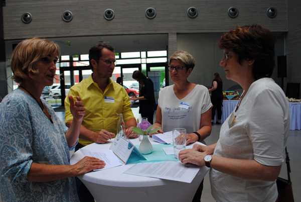 Anke Altmeyer von der HwK Koblenz im Erfahrungsaustausch mit den Unternehmern Alexander Mller, Ingrid Klein und Iris Leisenheimer (von links). Foto: HwK Koblenz 