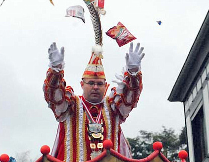 Die Altenkirchener Karnevalsgesellschaft (KG) mit Prinz Christian I. bedankt sich nach dem Ende der Session fr vielfltige Untersttzungen. (Foto: kk)