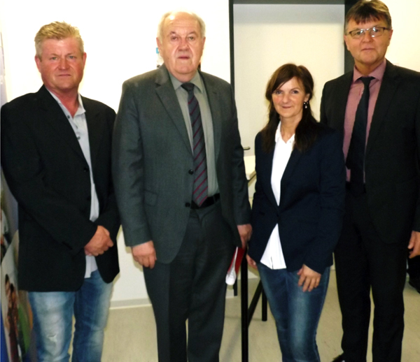 Von links nach rechts: Andreas Steinhardt, Erster Beigeordneter der Stadt Bendorf Bernhard Wiemer, Birgit Steinhardt, Erster Kreisbeigeordneter Burkhardt Nauroth. Foto: Privat