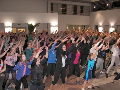 Die letztjhrige Zumba-Night in der Autozentrale Sturm. Foto: pr 