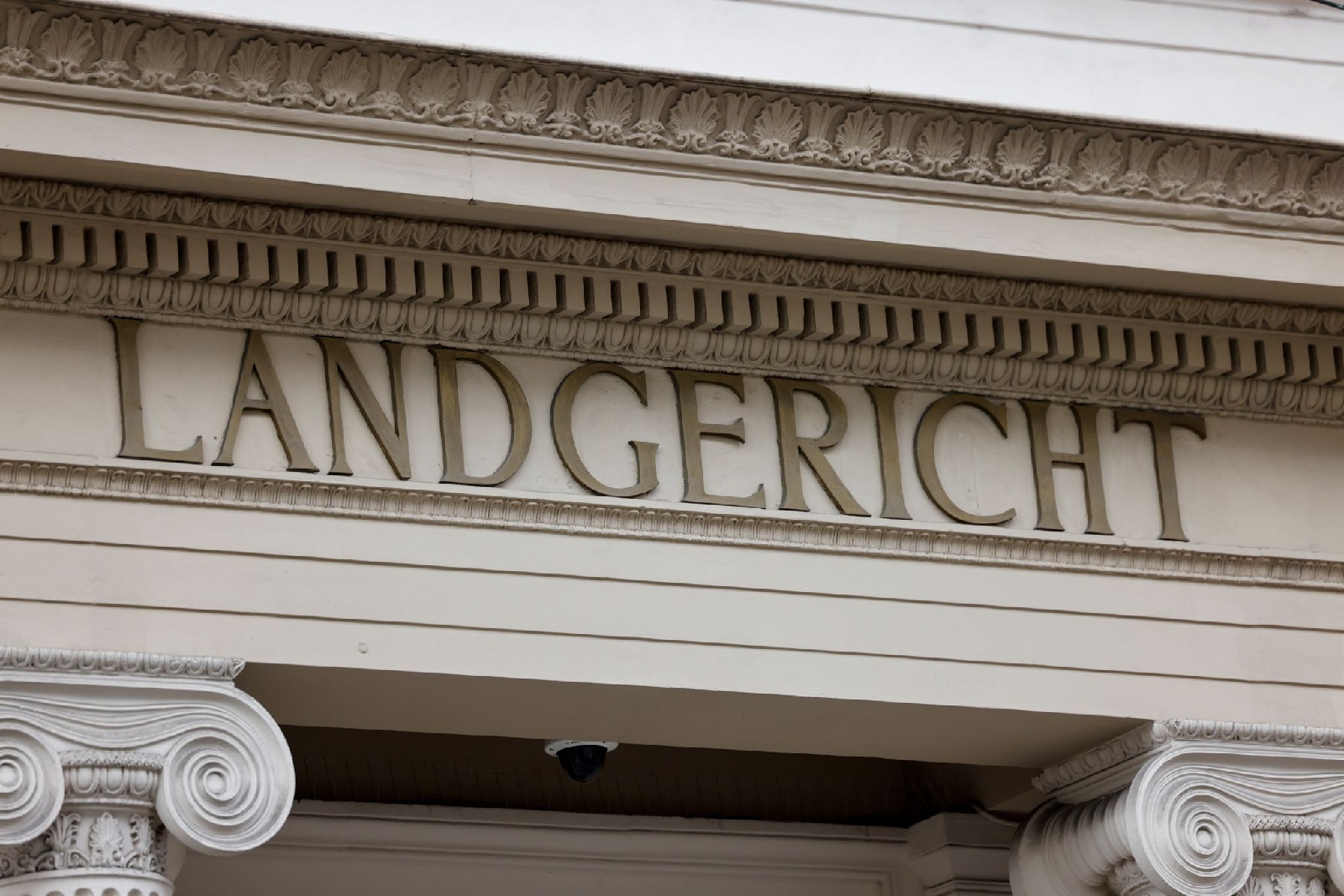 Prozessbeginn nach Fund von zerst�ckelter Frauenleiche. (Foto: Thomas Banneyer/dpa)