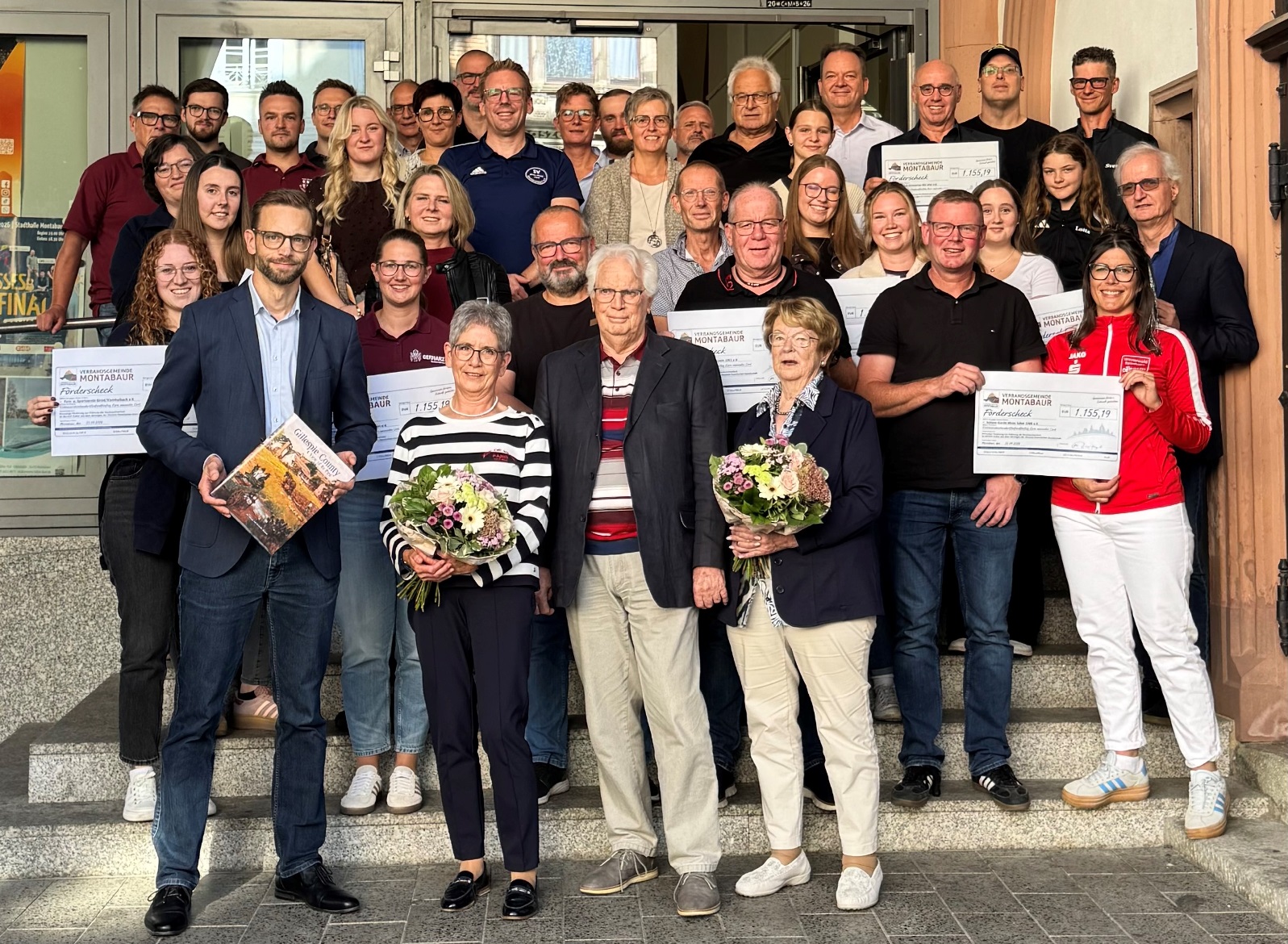 Die Spenden�bergabe. (Foto: Christina Wei�)