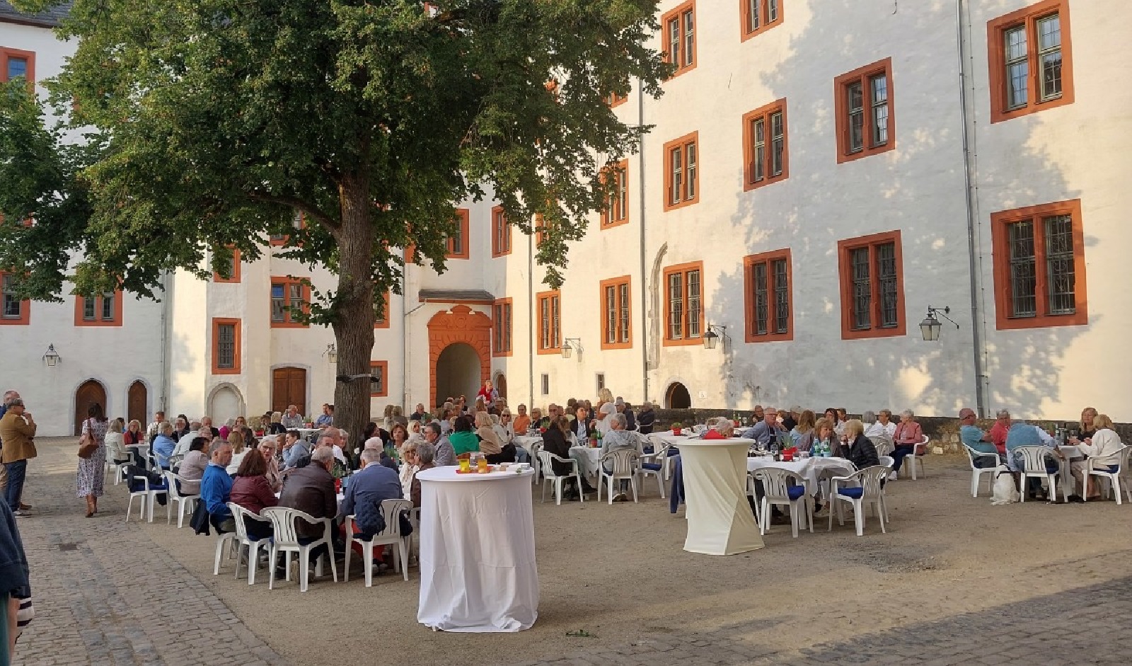 Griechischer Abend im Hadamarer F�rstenschloss