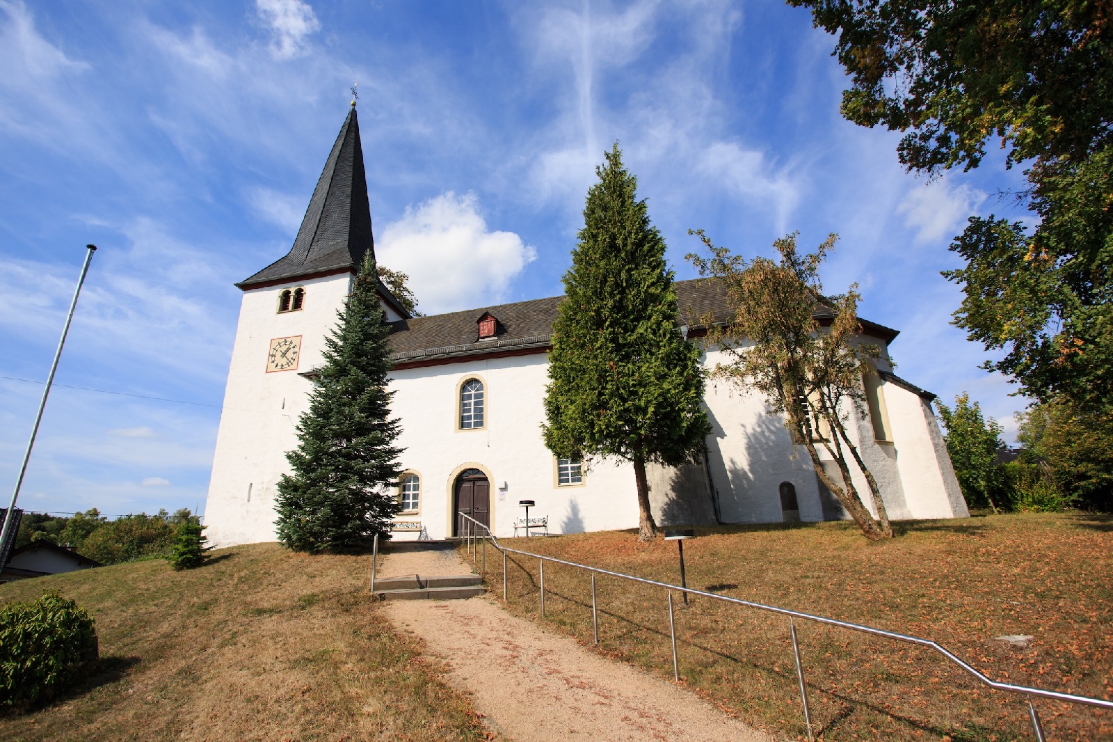 Kirche in R�ckeroth. (Foto: Peter Bongard)