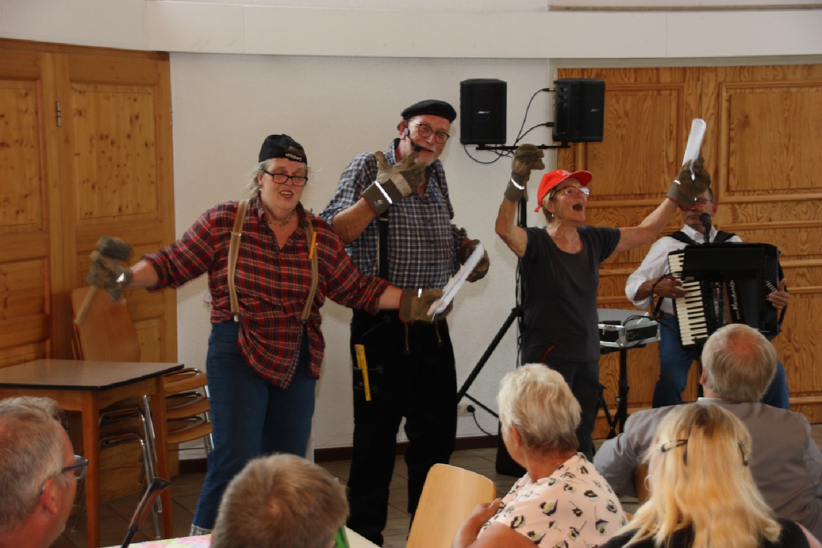 "Drei Handwerker" beim Sommerfest. (Foto: J. Bender/VdK)
