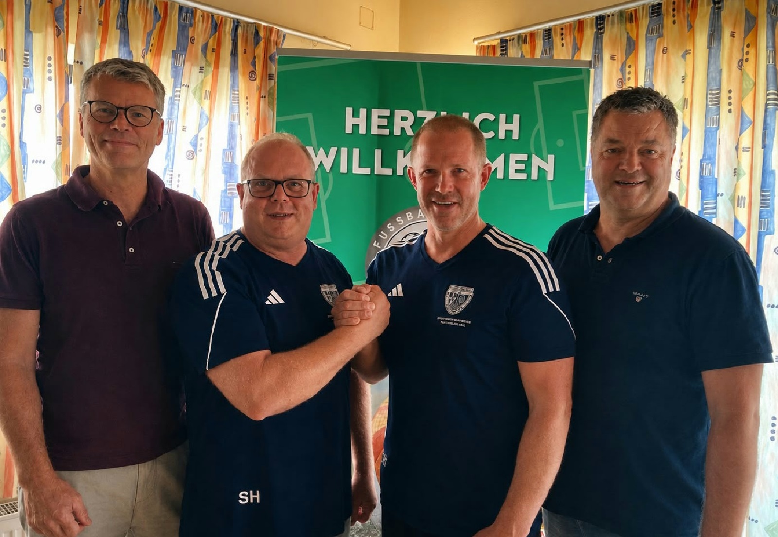 V.l.: J�rg M�ller, Sven Hering, Dennis Walllinowski und Marco Sch�tz. (Quelle: Fu�ballkreis Westerwald-Sieg)